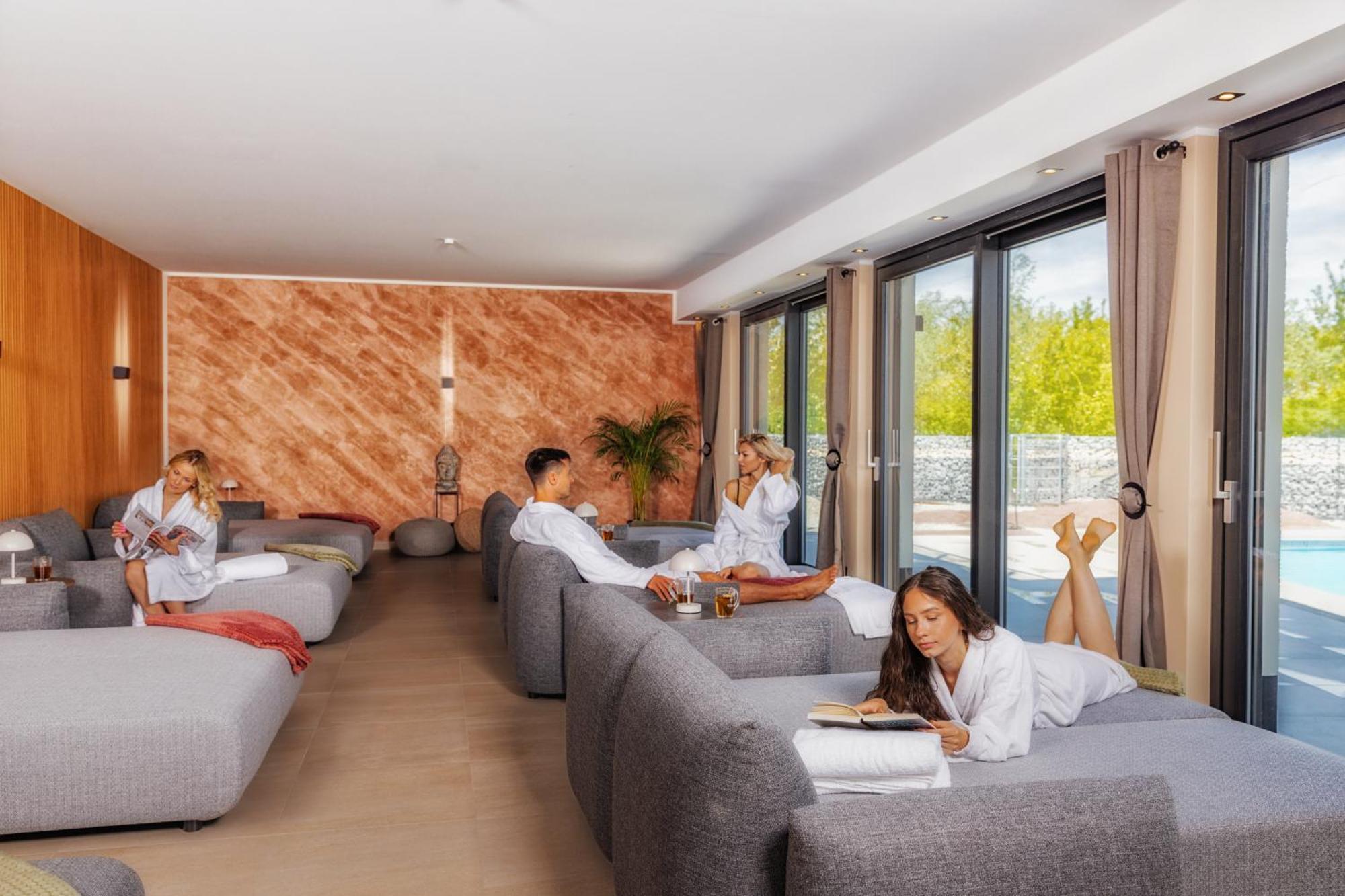 Bernstein Acamed Resort ニーンブルク エクステリア 写真